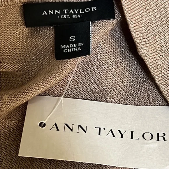 Ann Taylor top. Size S - Picture 6 of 11